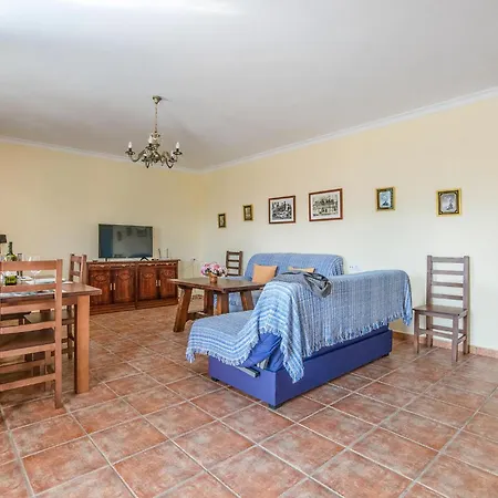 Holiday home Gorgeous In With Kitchen *